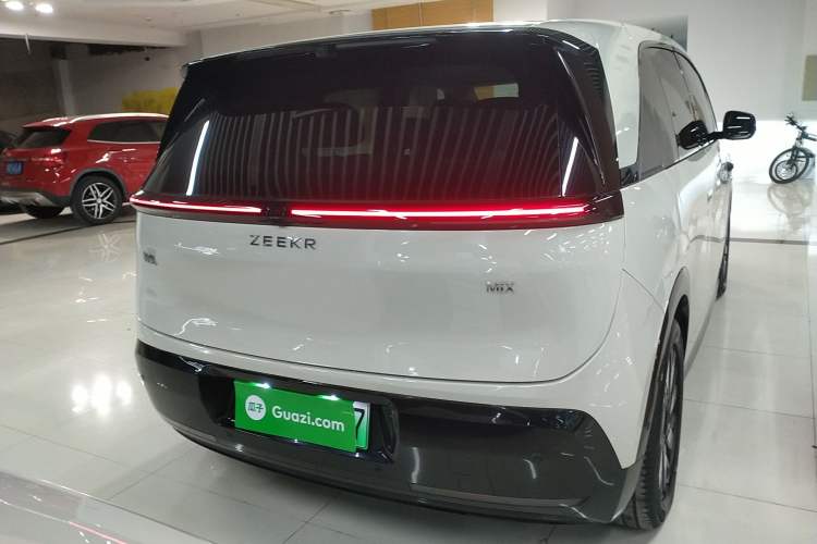 Used Zeekr MIX 2025 Long-Range Intelligent Driving Edition Exterior 4