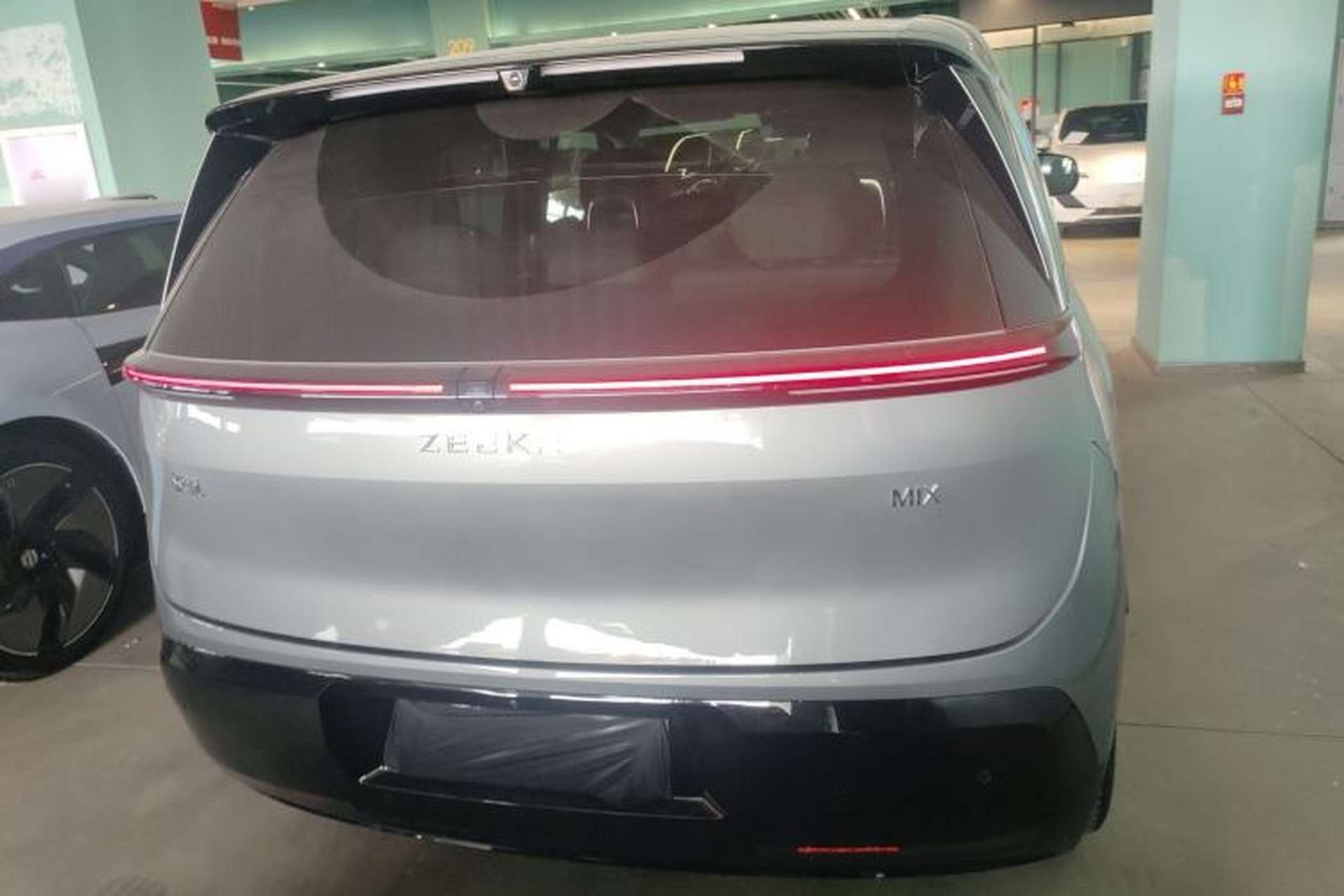 Used Zeekr MIX 2025 Long-Range Intelligent Driving Edition Exterior 4