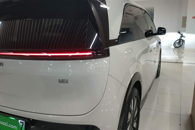 Used Zeekr MIX 2025 Long-Range Intelligent Driving Edition Exterior 6