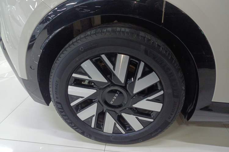 Used Zeekr MIX 2025 Long-Range Intelligent Driving Edition Exterior 8
