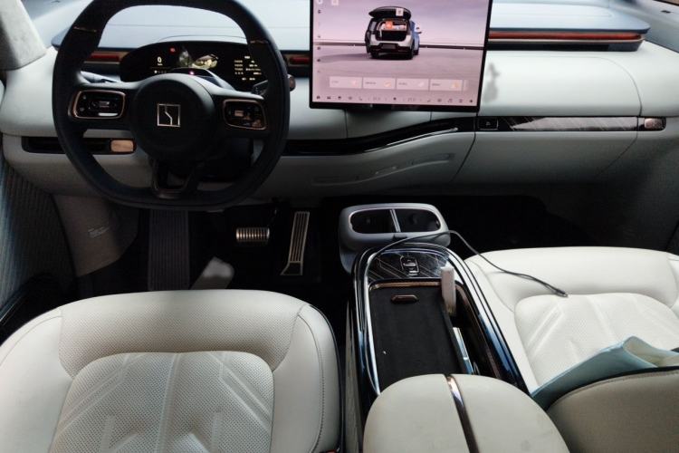Used Zeekr MIX 2025 Long-Range Intelligent Driving Edition Interior 2