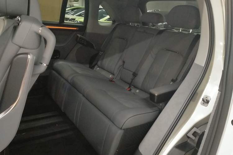 Used Zeekr MIX 2025 Long-Range Intelligent Driving Edition Interior 4