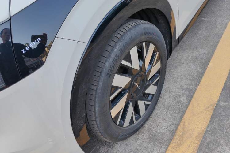 Used Zeekr MIX 2025 Long-Range Intelligent Driving Edition Left Front Wheel Hub