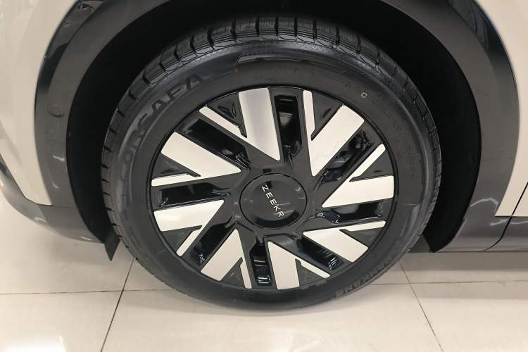 Used Zeekr MIX 2025 Long-Range Intelligent Driving Edition Left Front Wheel Hub