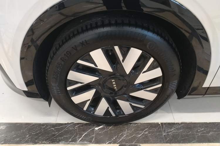 Used Zeekr MIX 2025 Long-Range Intelligent Driving Edition Left Front Wheel Hub