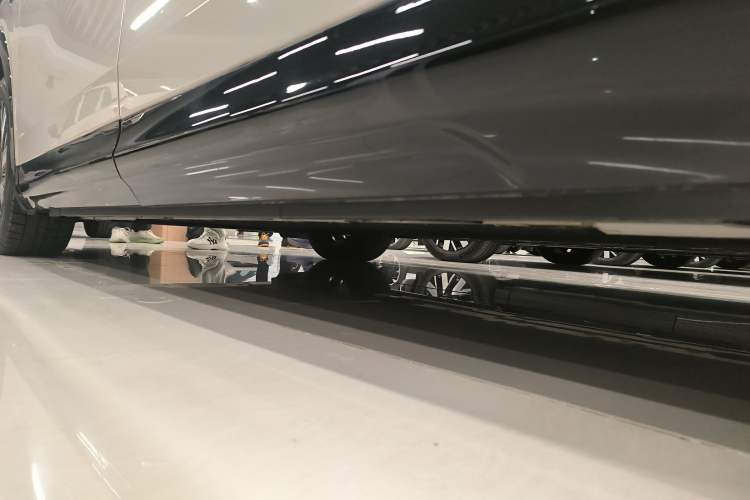 Used Zeekr MIX 2025 Long-Range Intelligent Driving Edition Left Side Sill