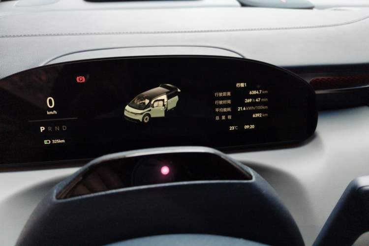 Used Zeekr MIX 2025 Long-Range Intelligent Driving Edition Odometer Close Up