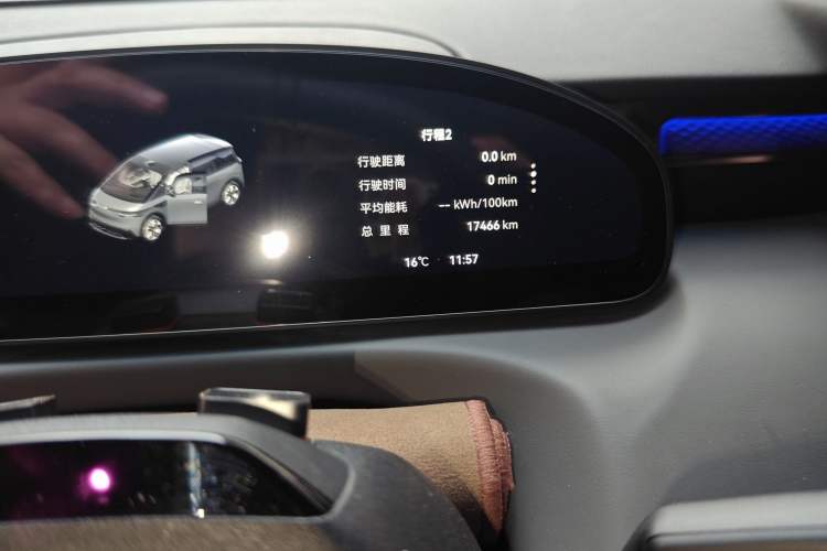 Used Zeekr MIX 2025 Intelligent Driving Version Odometer Close Up