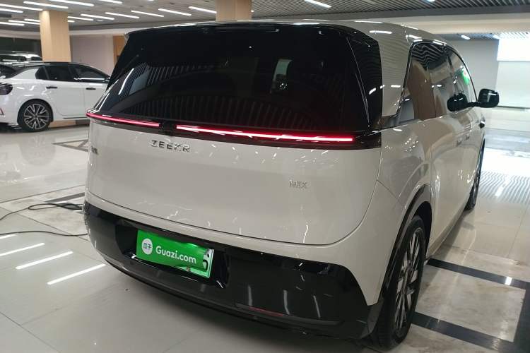 Used Zeekr MIX 2025 Long-Range Intelligent Driving Edition Rear Right 45 Deg