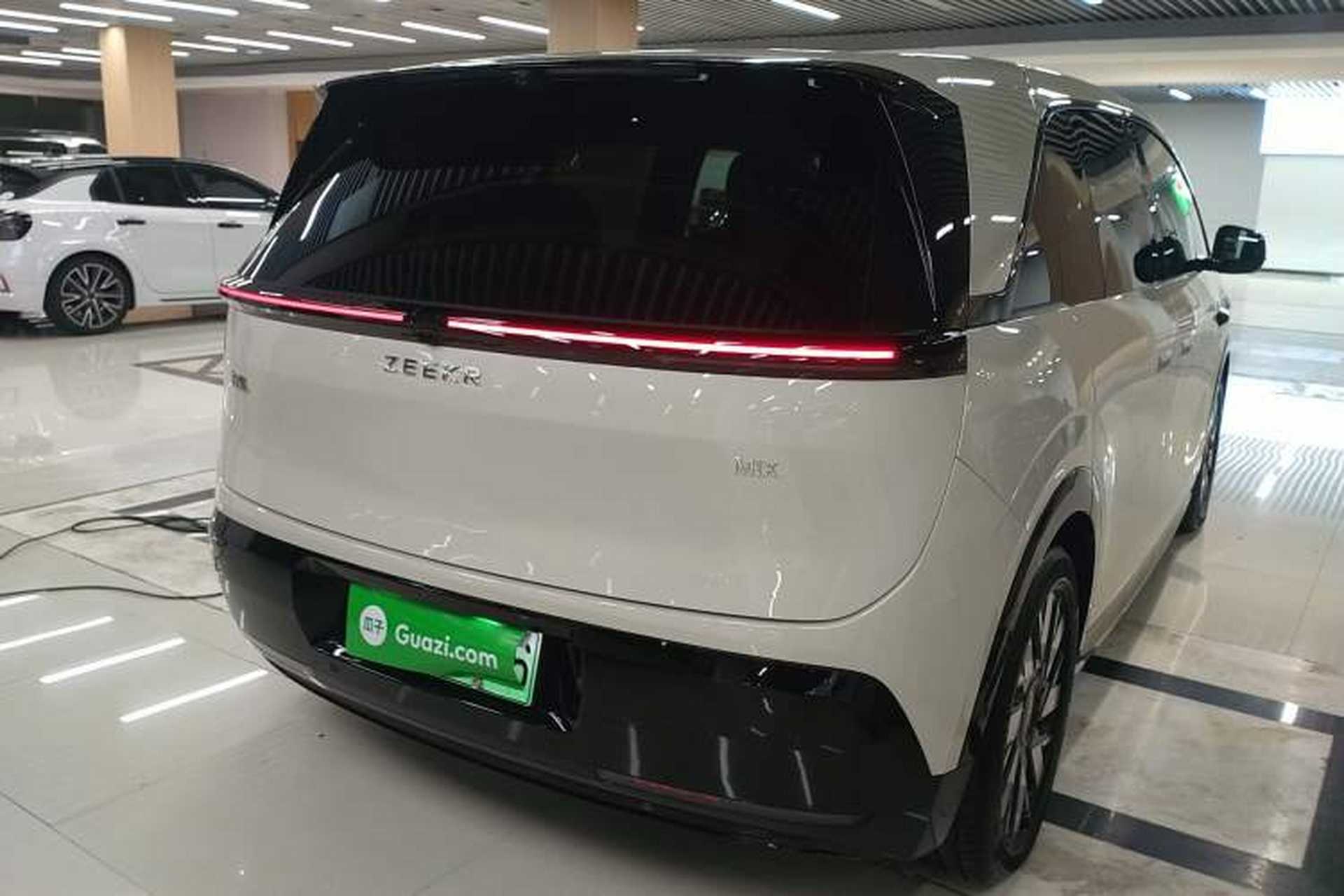 Used Zeekr MIX 2025 Long-Range Intelligent Driving Edition Rear Right 45 Deg