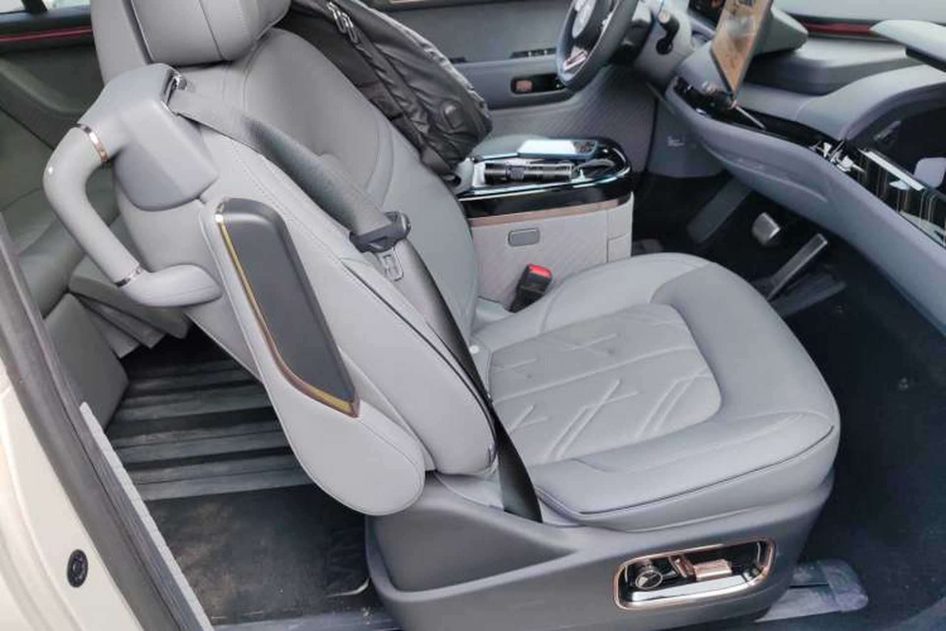 Used Zeekr MIX 2025 Long-Range Intelligent Driving Edition Right Front Seat