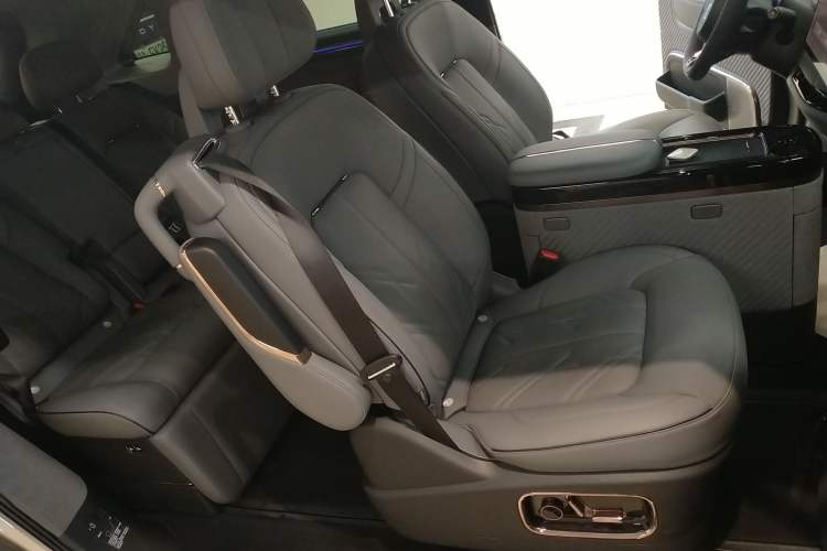 Used Zeekr MIX 2025 Long-Range Intelligent Driving Edition Right Front Seat