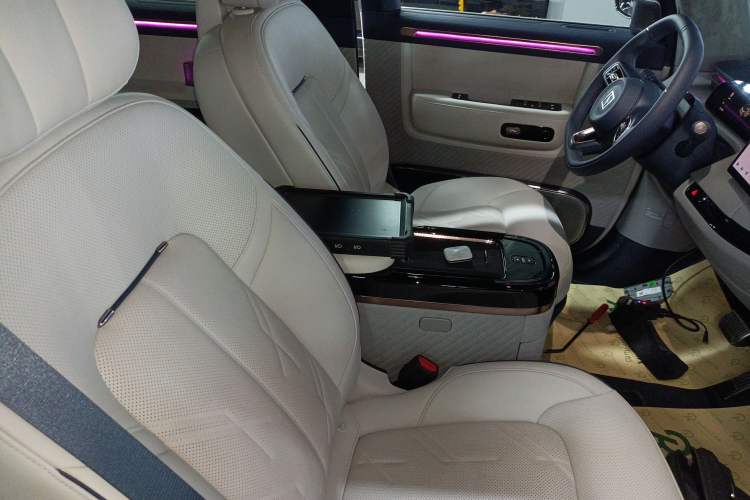 Used Zeekr MIX 2025 Long-Range Intelligent Driving Edition Right Front Seat