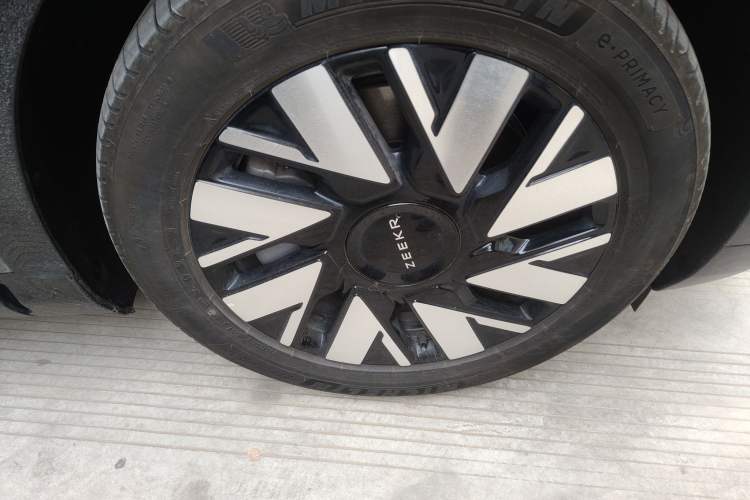 Used Zeekr MIX 2025 Long-Range Intelligent Driving Edition Right Front Wheel Hub