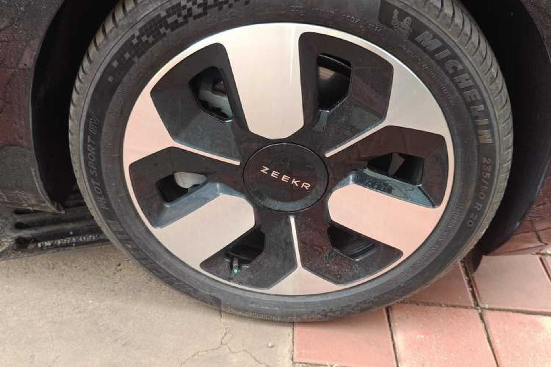 Used Zeekr MIX 2025 Intelligent Driving Version Right Front Wheel Hub