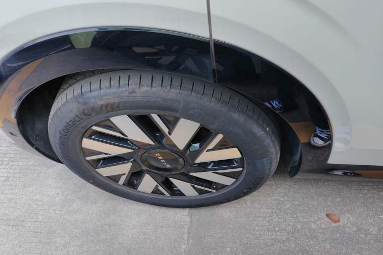 Used Zeekr MIX 2025 Long-Range Intelligent Driving Edition Right Rear Wheel Hub