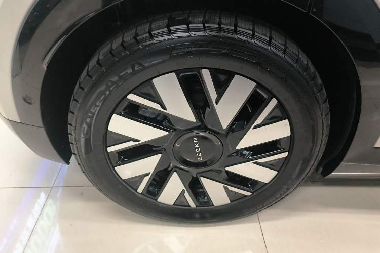 Used Zeekr MIX 2025 Long-Range Intelligent Driving Edition Right Rear Wheel Hub