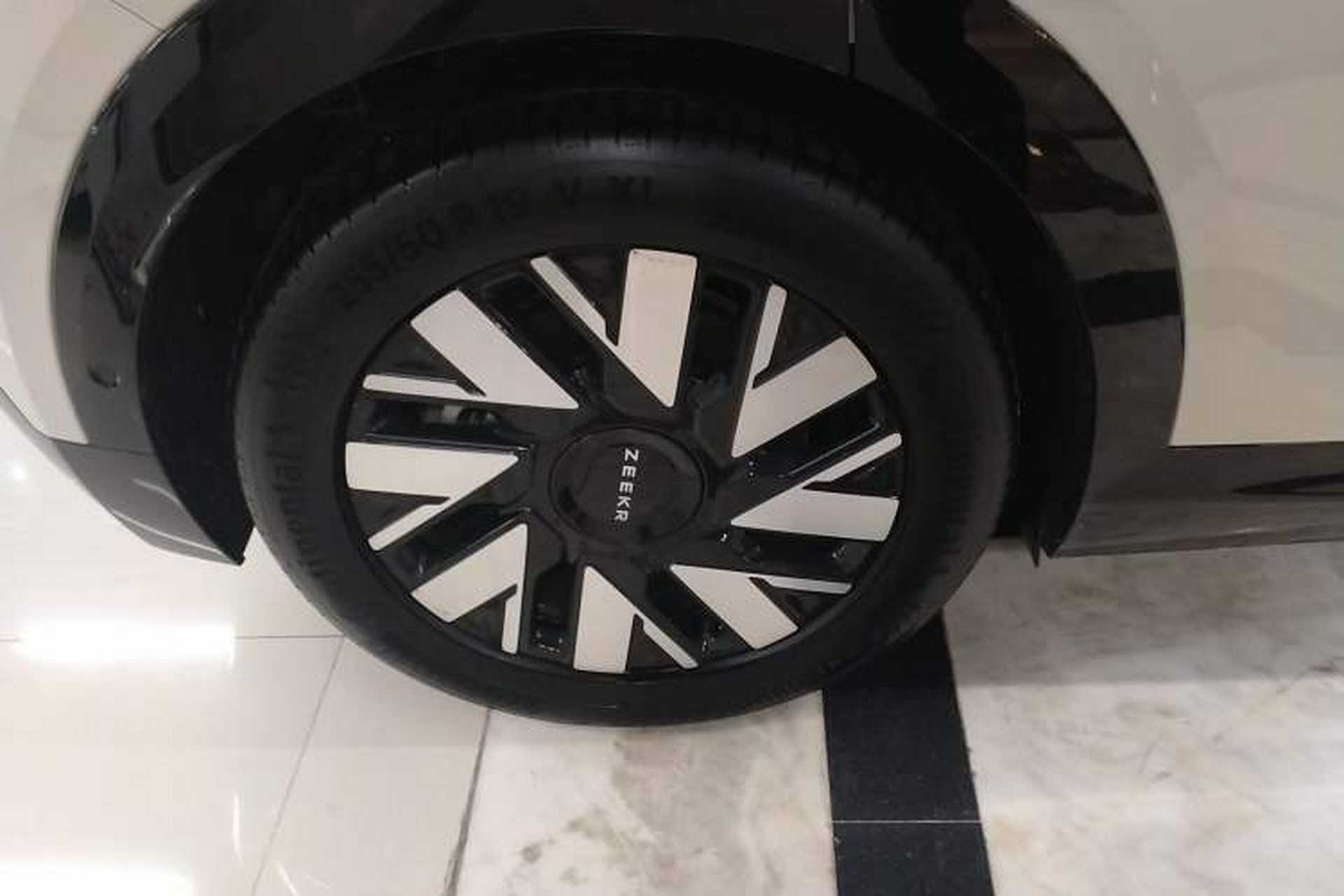 Used Zeekr MIX 2025 Long-Range Intelligent Driving Edition Right Rear Wheel Hub