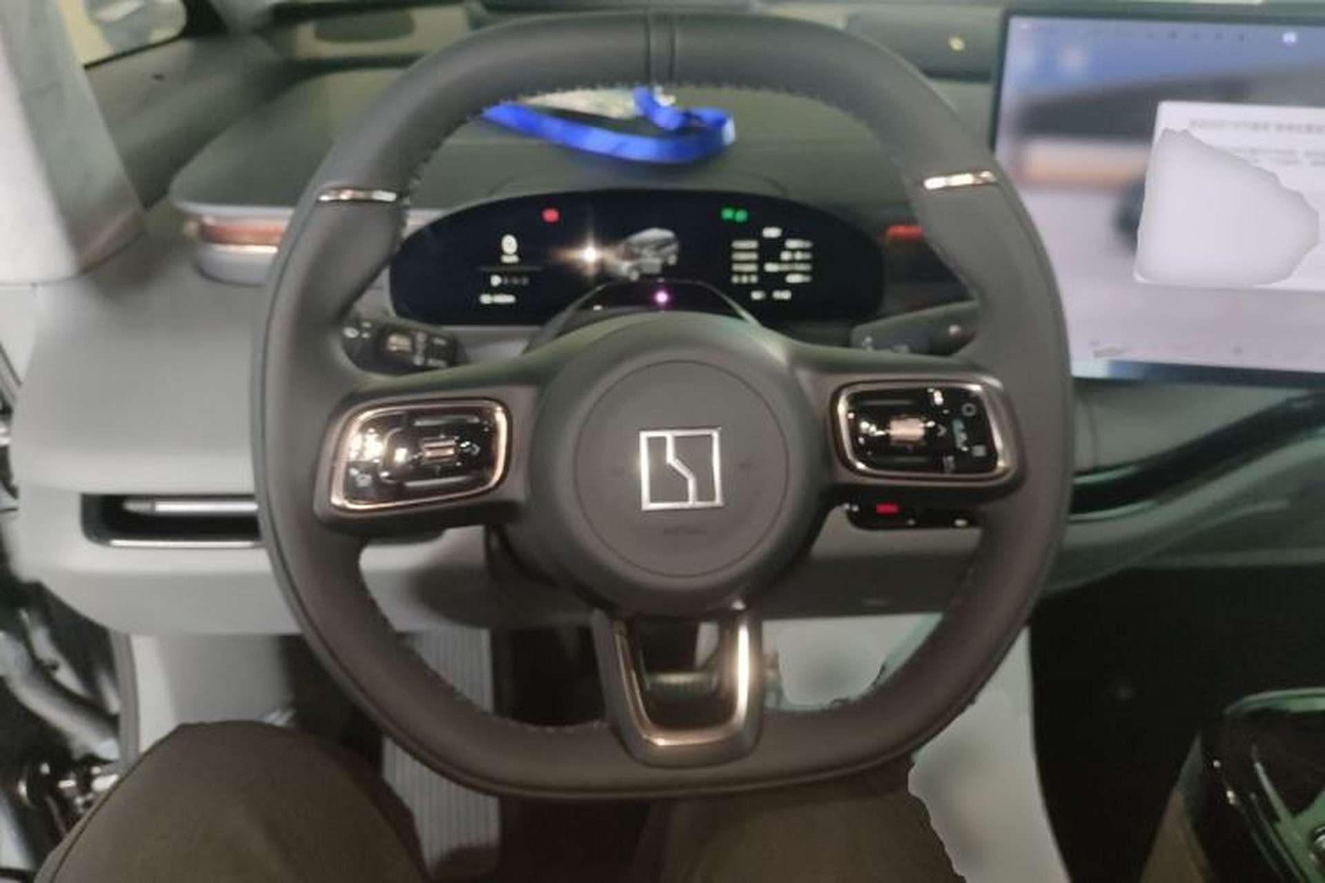 Used Zeekr MIX 2025 Long-Range Intelligent Driving Edition Steering Wheel