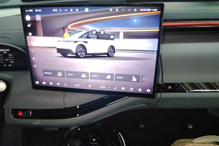 Used Zeekr MIX 2025 Intelligent Driving Version Audio And AC Panel