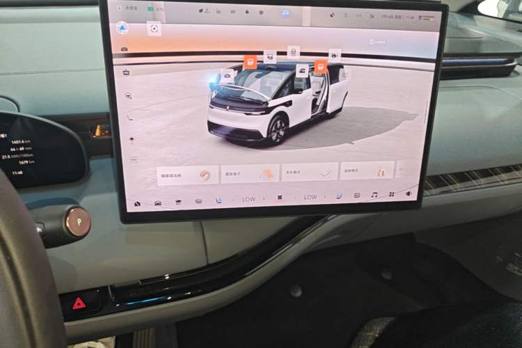 Used Zeekr MIX 2025 Intelligent Driving Version Audio And AC Panel