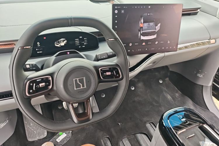 Used Zeekr MIX 2025 Intelligent Driving Version Center Console