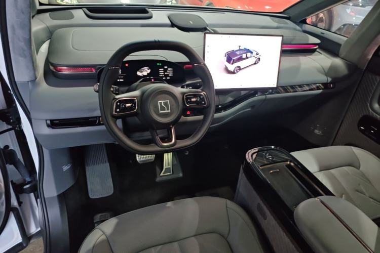 Used Zeekr MIX 2025 Intelligent Driving Version Center Console
