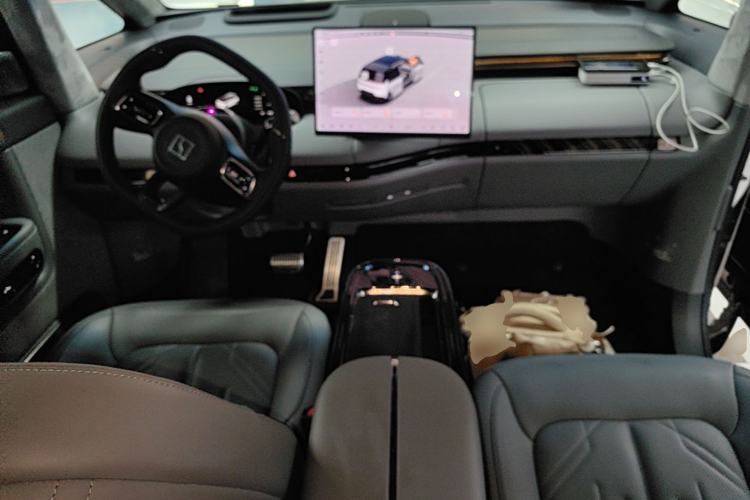 Used Zeekr MIX 2025 Intelligent Driving Version Center Console