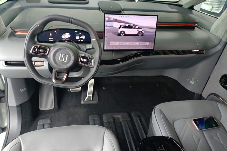 Used Zeekr MIX 2025 Intelligent Driving Version Center Console