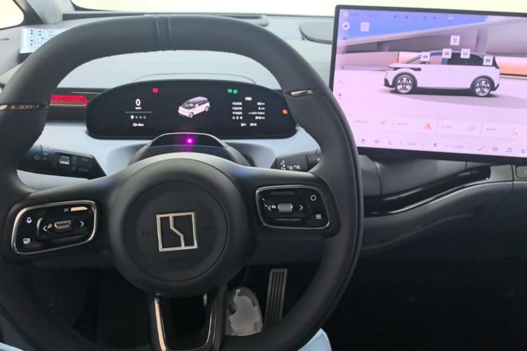 Used Zeekr MIX 2025 Intelligent Driving Version Center Console