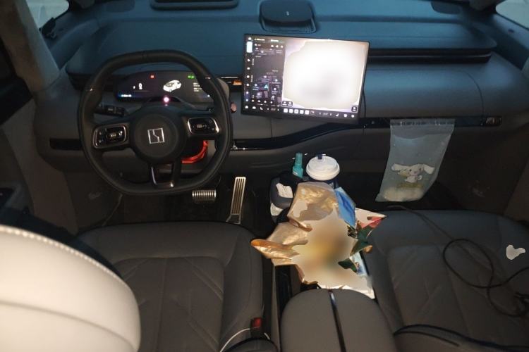 Used Zeekr MIX 2025 Long-Range Intelligent Driving Edition Center Console