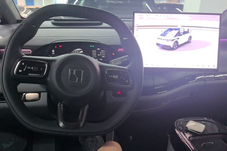 Used Zeekr MIX 2025 Intelligent Driving Version Center Console