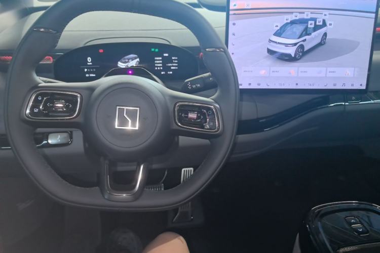 Used Zeekr MIX 2025 Intelligent Driving Version Center Console