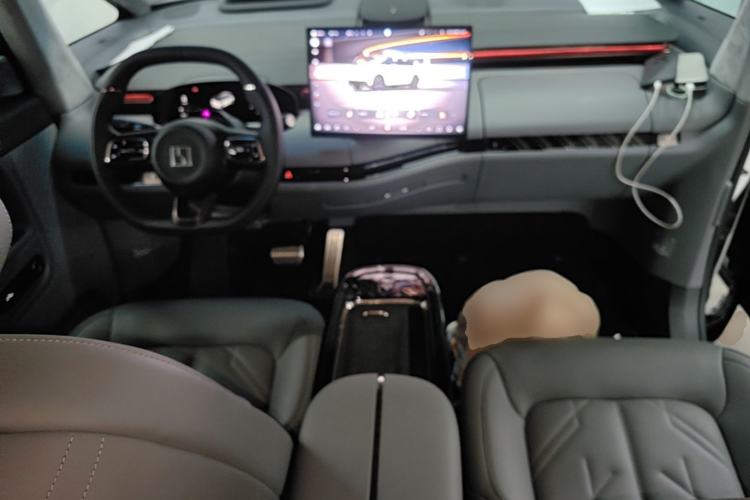 Used Zeekr MIX 2025 Intelligent Driving Version Center Console