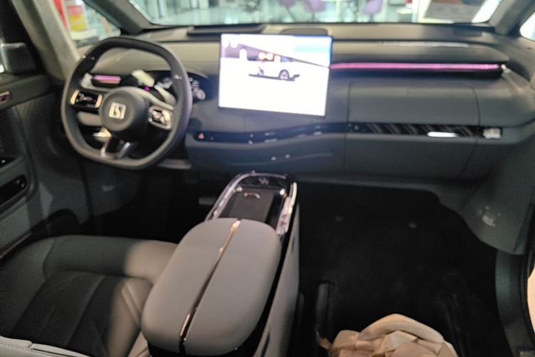 Used Zeekr MIX 2025 Intelligent Driving Version Center Console