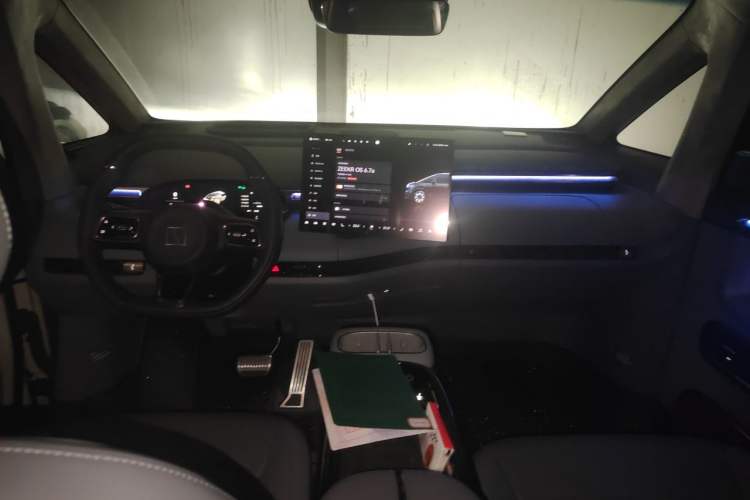 Used Zeekr MIX 2025 Long-Range Intelligent Driving Edition Center Console
