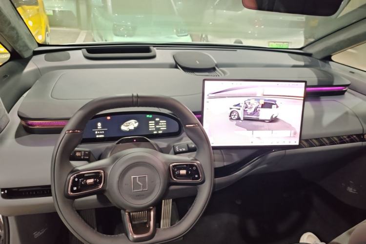 Used Zeekr MIX 2025 Intelligent Driving Version Center Console