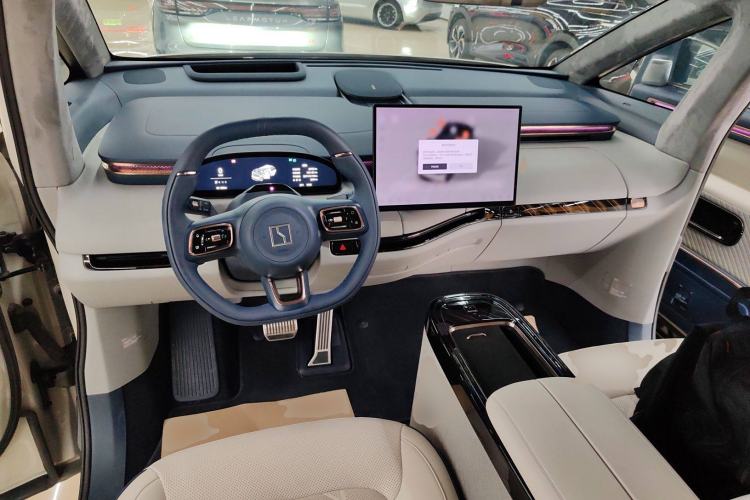 Used Zeekr MIX 2025 Long-Range Intelligent Driving Edition Center Console