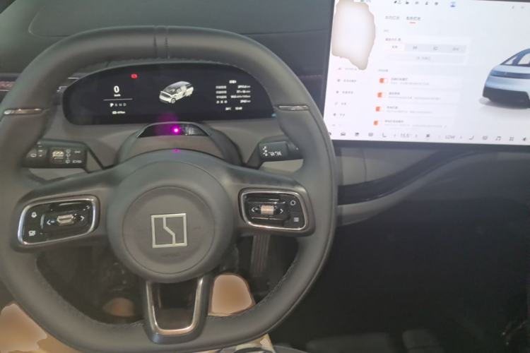 Used Zeekr MIX 2025 Intelligent Driving Version Center Console