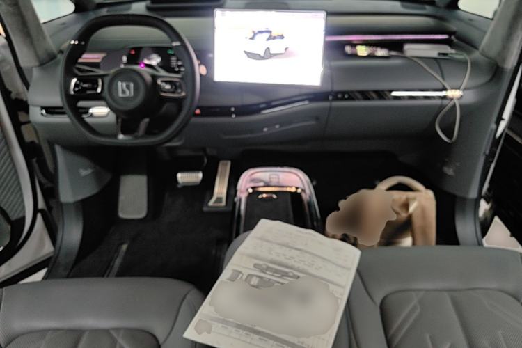 Used Zeekr MIX 2025 Intelligent Driving Version Center Console