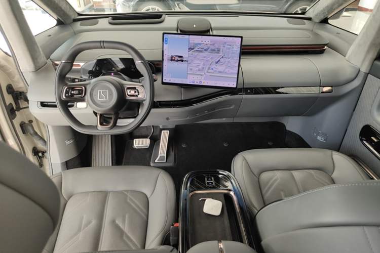 Used Zeekr MIX 2025 Intelligent Driving Version Center Console