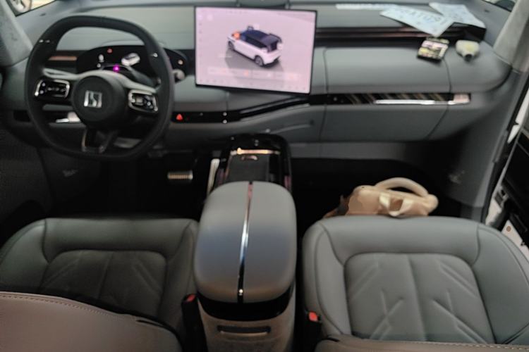 Used Zeekr MIX 2025 Intelligent Driving Version Center Console