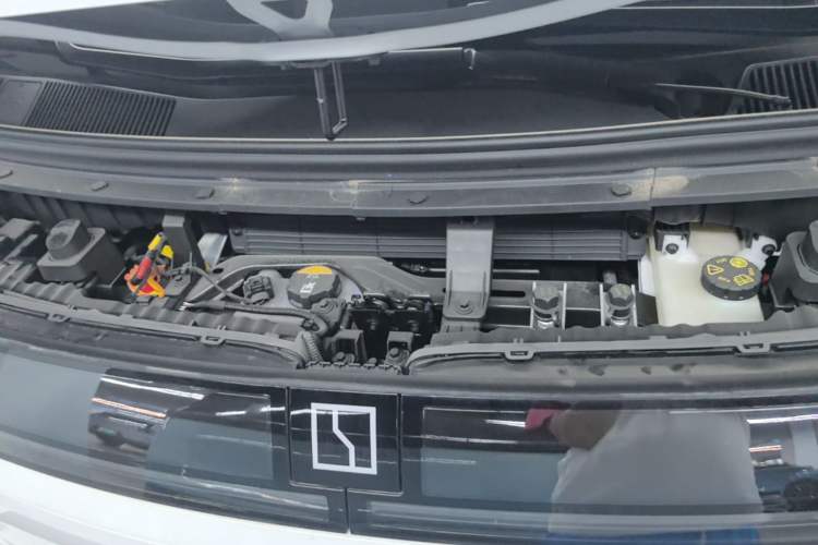 Used Zeekr MIX 2025 Intelligent Driving Version Engine Bay