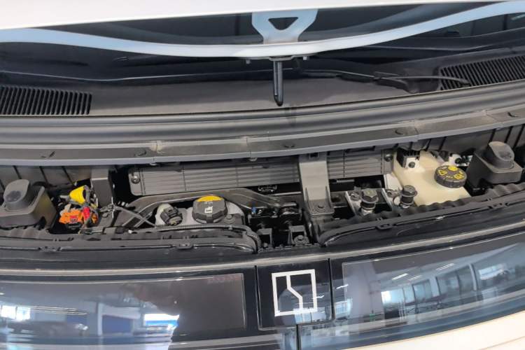 Used Zeekr MIX 2025 Intelligent Driving Version Engine Bay