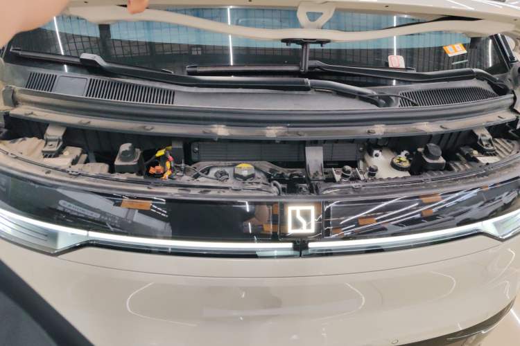 Used Zeekr MIX 2025 Long-Range Intelligent Driving Edition Engine Bay
