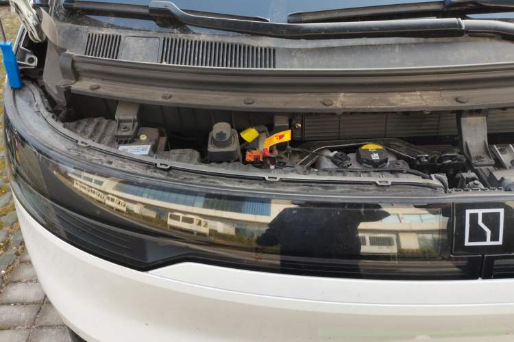 Used Zeekr MIX 2025 Intelligent Driving Version Engine Bay Right