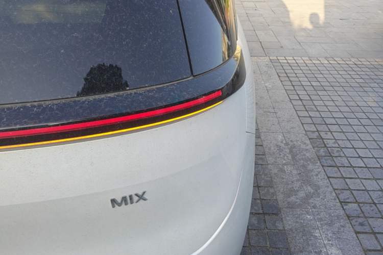 Used Zeekr MIX 2025 Long-Range Intelligent Driving Edition Exterior 3