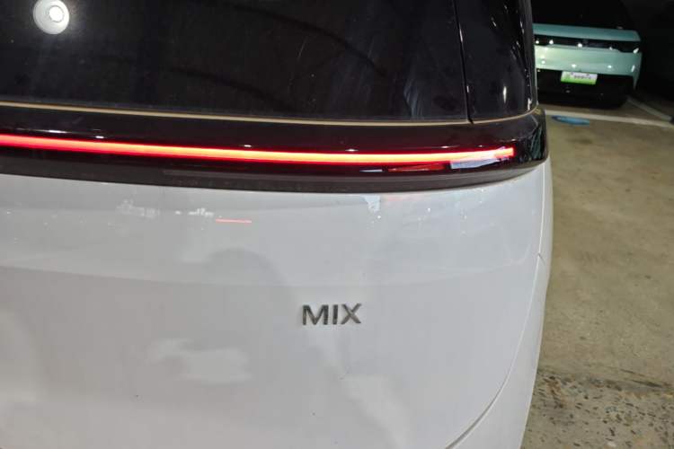 Used Zeekr MIX 2025 Intelligent Driving Version Exterior 3