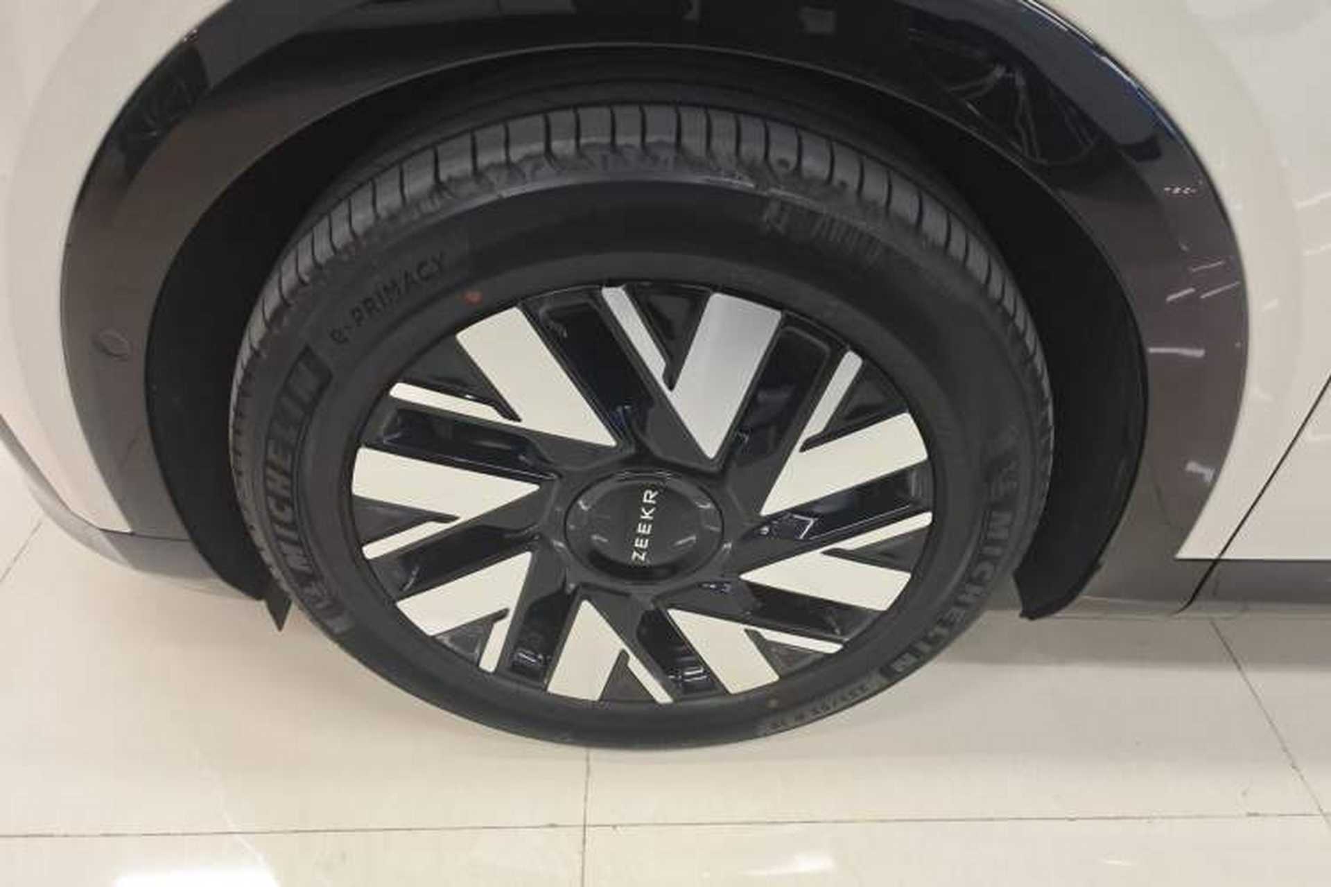 Used Zeekr MIX 2025 Long-Range Intelligent Driving Edition Exterior 4