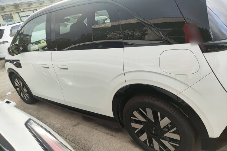Used Zeekr MIX 2025 Long-Range Intelligent Driving Edition Exterior 4